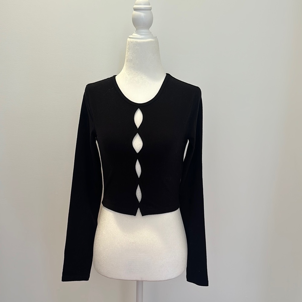 Hollister
social tourists Black Long Sleeve Crop Blouse with Cutouts